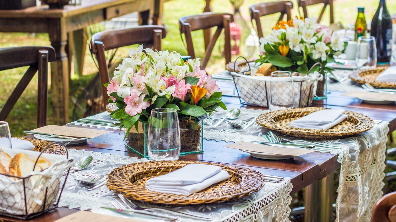 13 Modern Ways to Use Table Runners