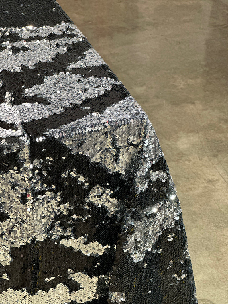 Two-Tone Sequins Table Linen in Black and Silver