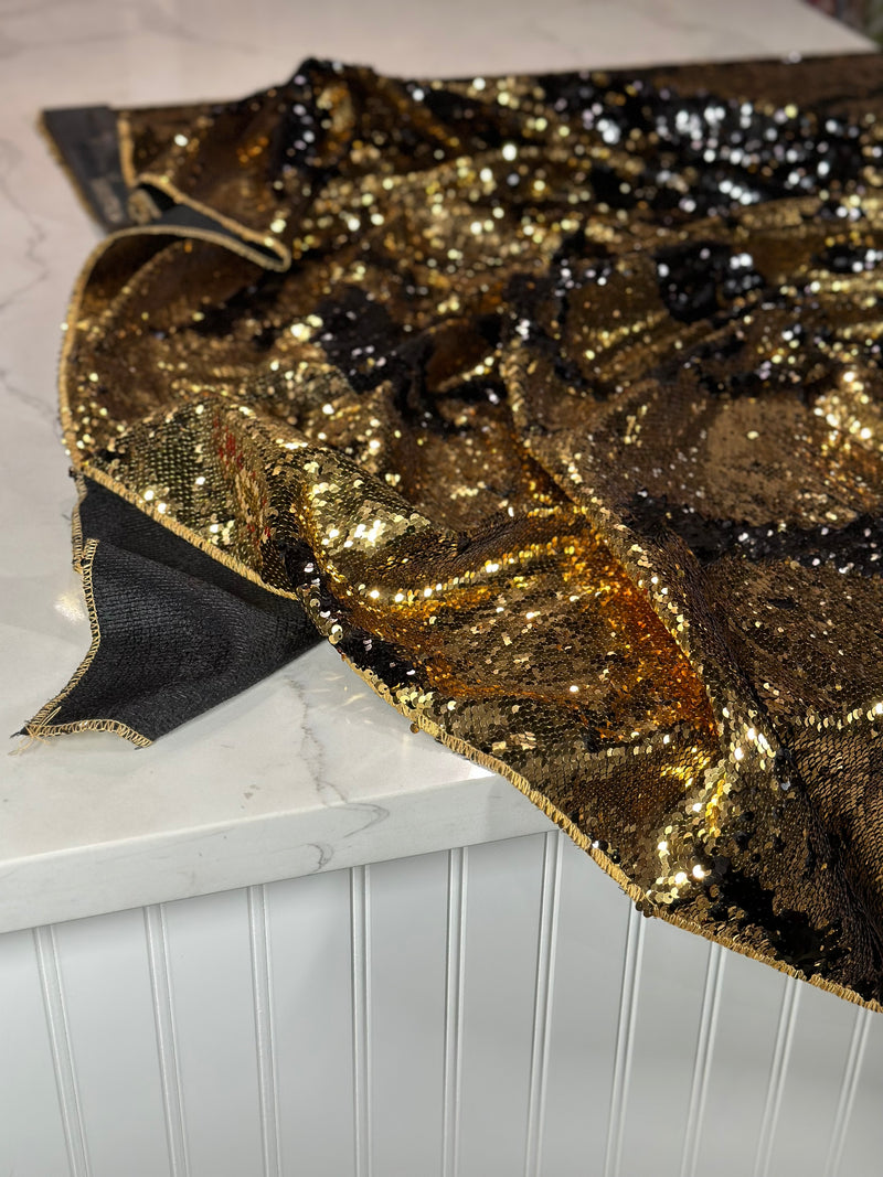 Two-Tone Sequins Table Linen in Black and Gold