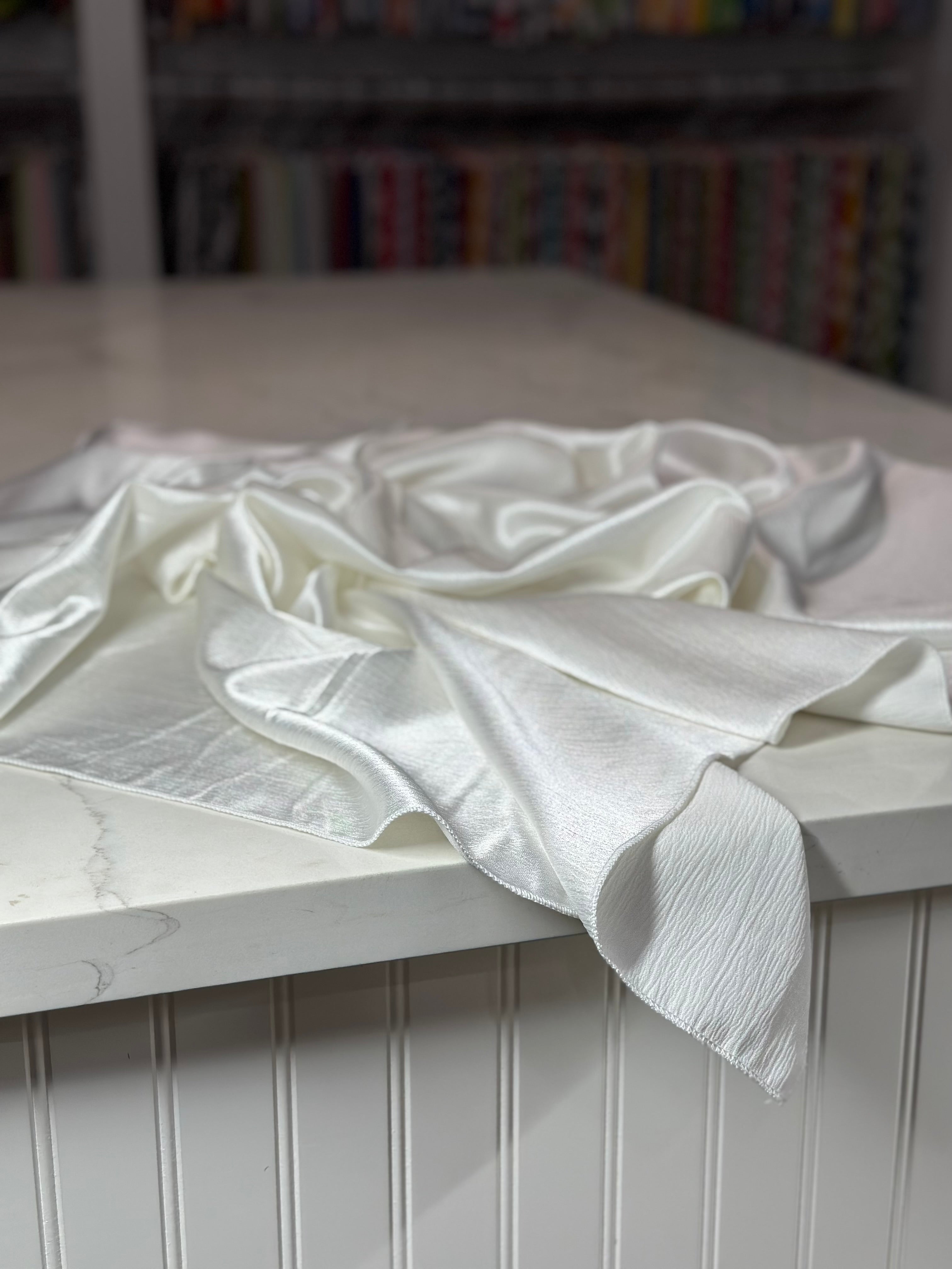 Luxury Satin Table Linen in Ivory – Urquid Linen