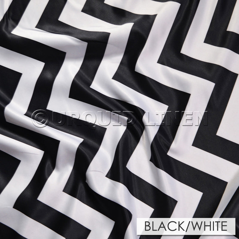 BLACK/WHITE