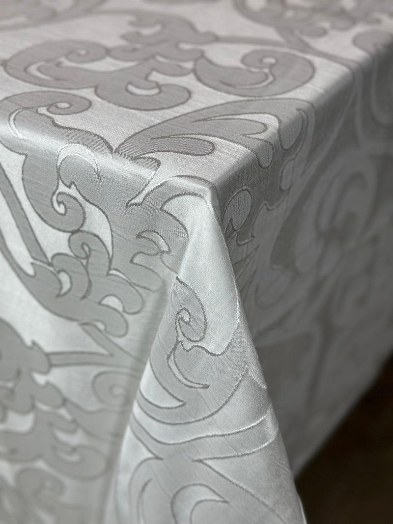 Classic Jacquard Table Linen in Silver
