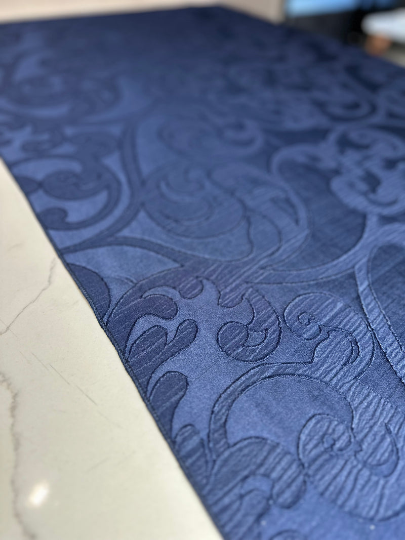 Classic Jacquard Table Linen in Navy