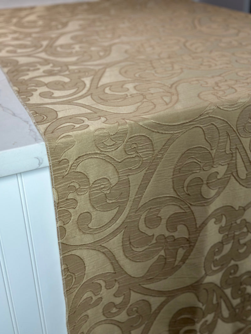 Classic Jacquard Table Linen in Taupe